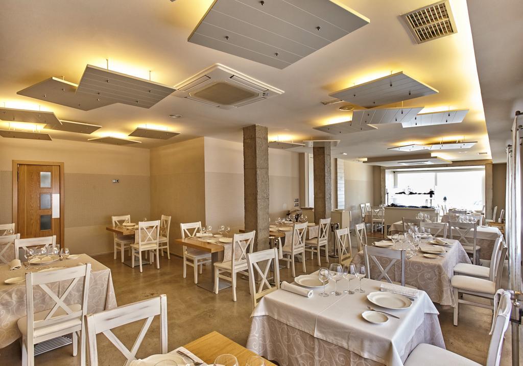 Hotel Boa Vista Viveiro Bagian luar foto