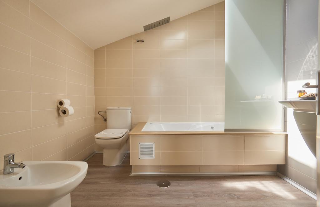 Hotel Boa Vista Viveiro Bagian luar foto