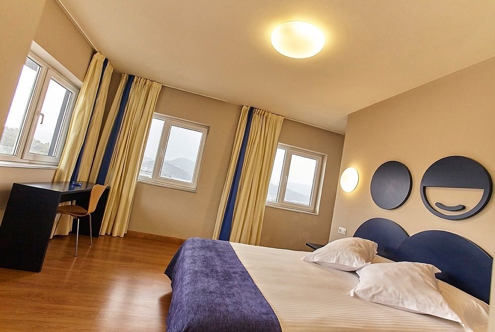 Hotel Boa Vista Viveiro Bagian luar foto